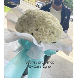 Fresh white rose bouquet 